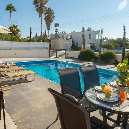 Ammos, Walking Distance To The Sea! Villa