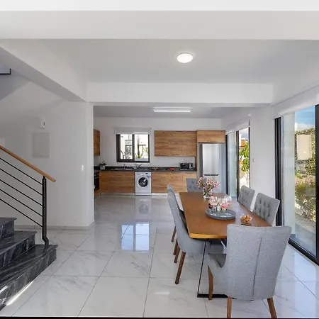 Ammos, Walking Distance To The Sea! Villa Klorakas