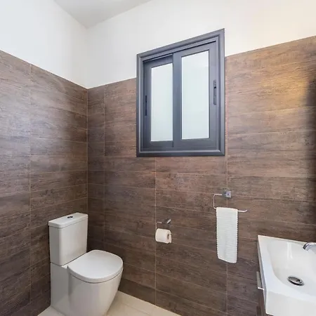 Ammos, Walking Distance To The Sea! Villa Klorakas