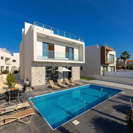 Ammos, Walking Distance To The Sea! וילה
