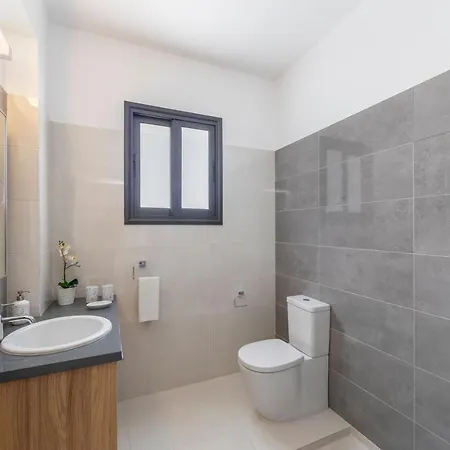 Ammos, Walking Distance To The Sea! *
