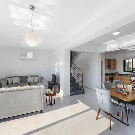 וילה Ammos, Walking Distance To The Sea! Klorakas